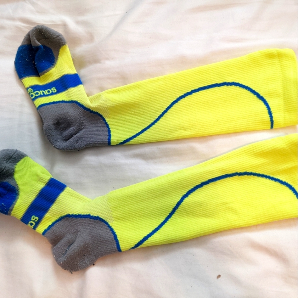 Saucony compression socks small